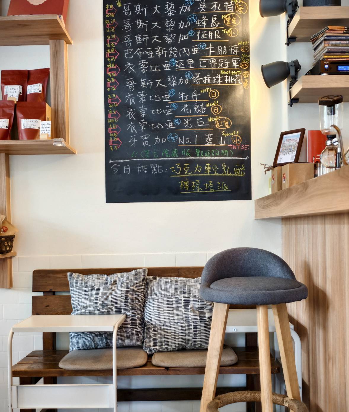 二日良咖啡,新興區寵物友善,推薦輕食與沙拉,聊天放空都適合,高雄美食 - 第23張圖