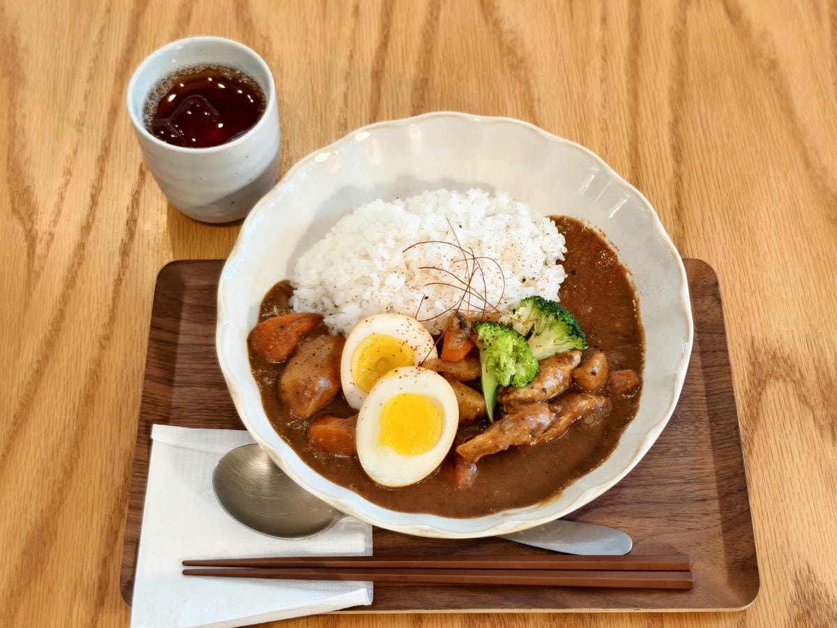 二日良咖啡,新興區寵物友善,推薦輕食與沙拉,聊天放空都適合,高雄美食 - 第29張圖