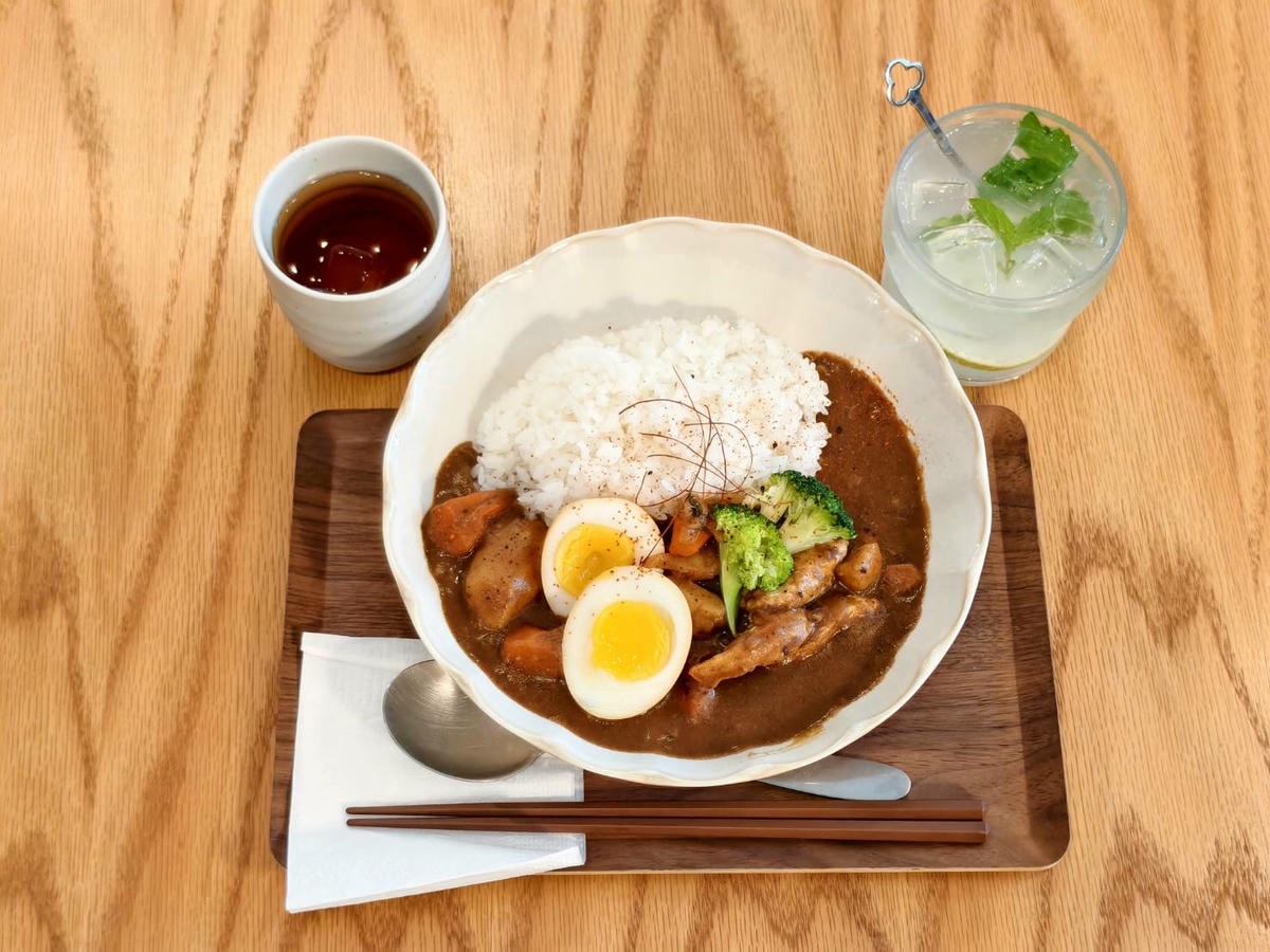 二日良咖啡,新興區寵物友善,推薦輕食與沙拉,聊天放空都適合,高雄美食 - 第30張圖