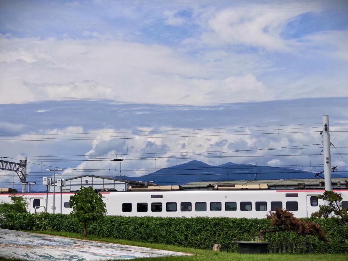 藍皮意象館與枋寮彩虹藝鐵園區,是屏東枋寮推薦的隱藏版景點,悠閒旅遊路線 - 第74張圖