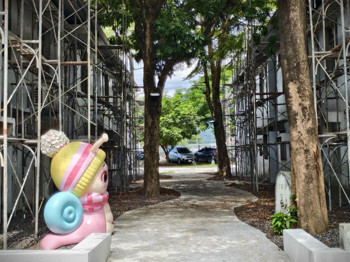 藍皮意象館與枋寮彩虹藝鐵園區,是屏東枋寮推薦的隱藏版景點,悠閒旅遊路線 - 第103張圖