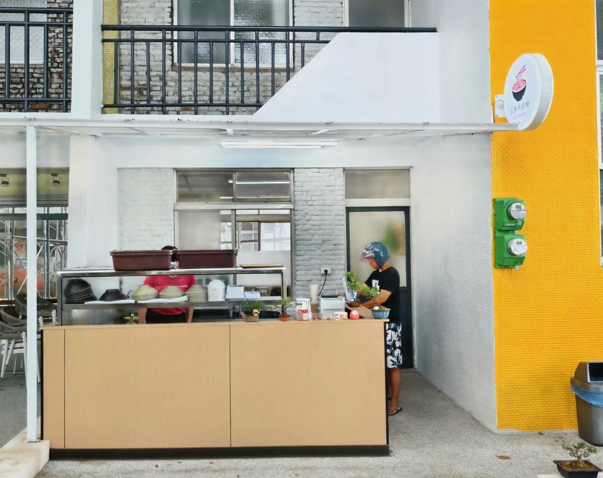 藍皮意象館與枋寮彩虹藝鐵園區,是屏東枋寮推薦的隱藏版景點,悠閒旅遊路線 - 第109張圖