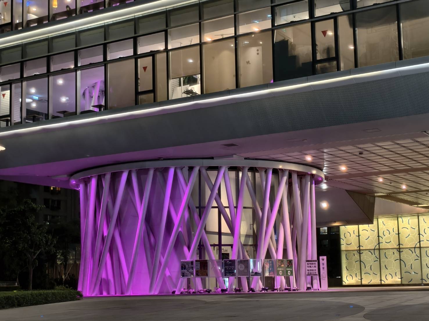 LIGHT UP 高雄 IN PINK,高雄6大地標,變成粉紅色系,高雄景點 - 第45張圖 LIGHT UP 高雄 IN PINK,高雄6大地標,變成粉紅色系,高雄景點