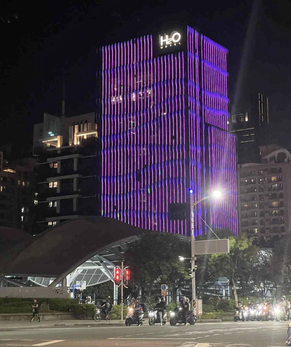 LIGHT UP 高雄 IN PINK,高雄6大地標,變成粉紅色系,高雄景點 - 第40張圖 LIGHT UP 高雄 IN PINK,高雄6大地標,變成粉紅色系,高雄景點