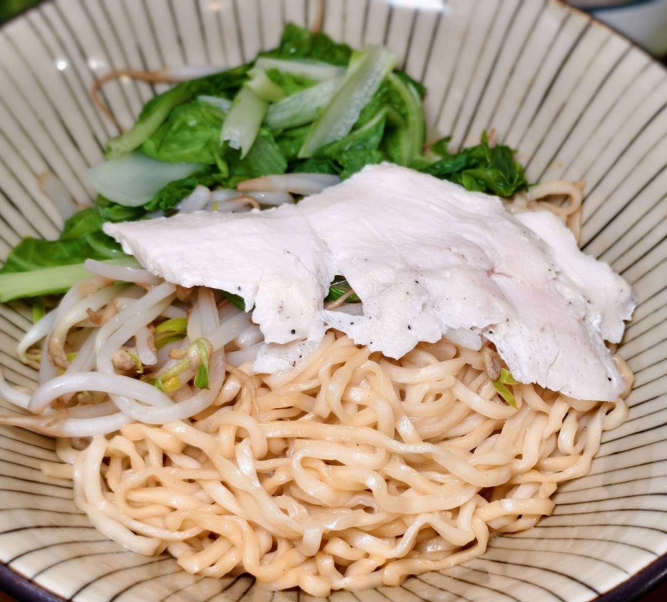 碗李麵,屏東特色麵店,台南意麵拌上豬油,再點滷味燙青菜,屏東美食推薦 - 第24張圖