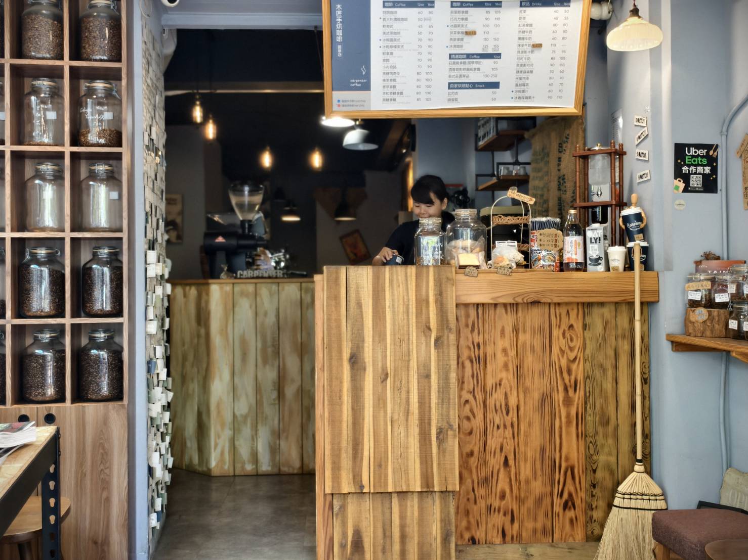 台南半日遊,決哥手烘咖啡吧,飯賣人口,木匠手烘咖啡,隨興旅遊