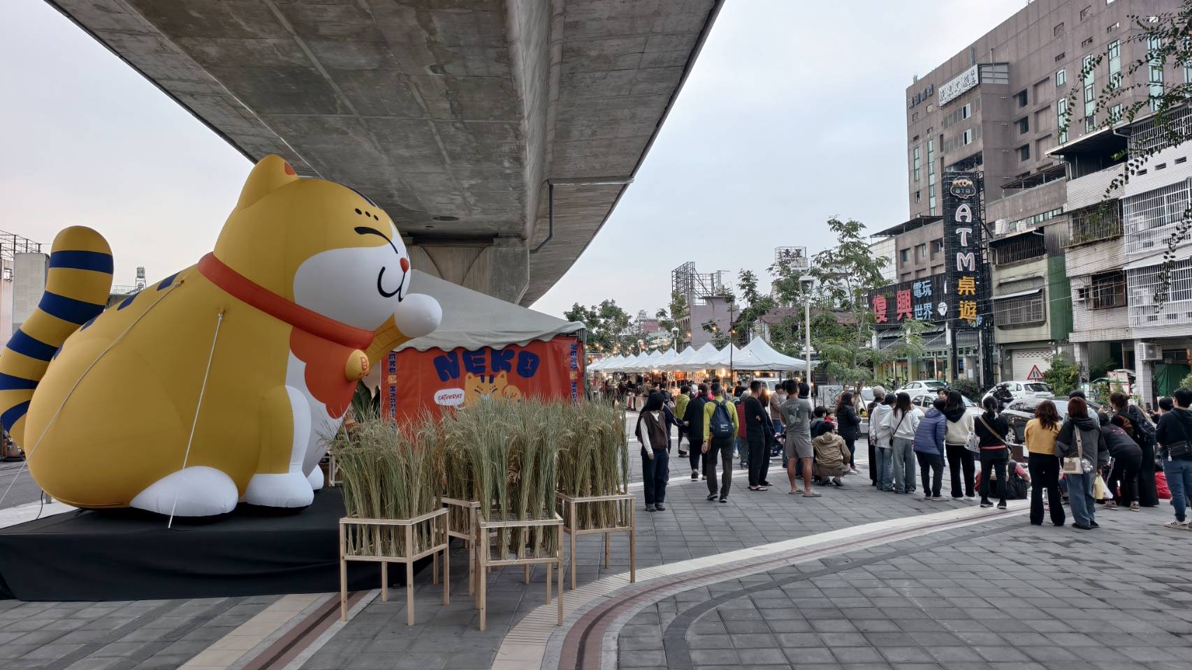 NEKO MARKET,第一場12月26日到12月28日在屏東市萬倉街鐵道廊道,為期三個月共三場