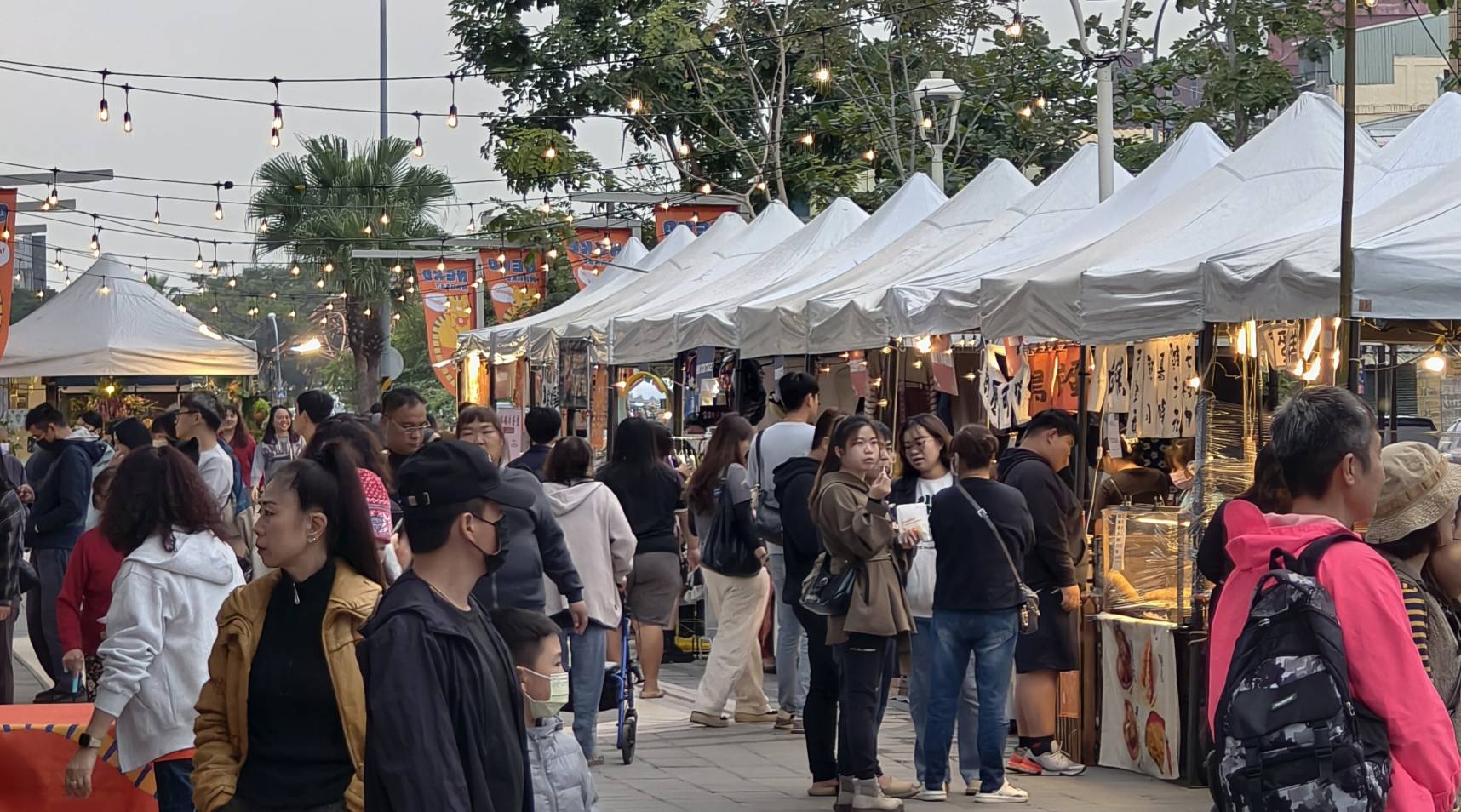 NEKO MARKET,第一場12月26日到12月28日在屏東市萬倉街鐵道廊道,為期三個月共三場