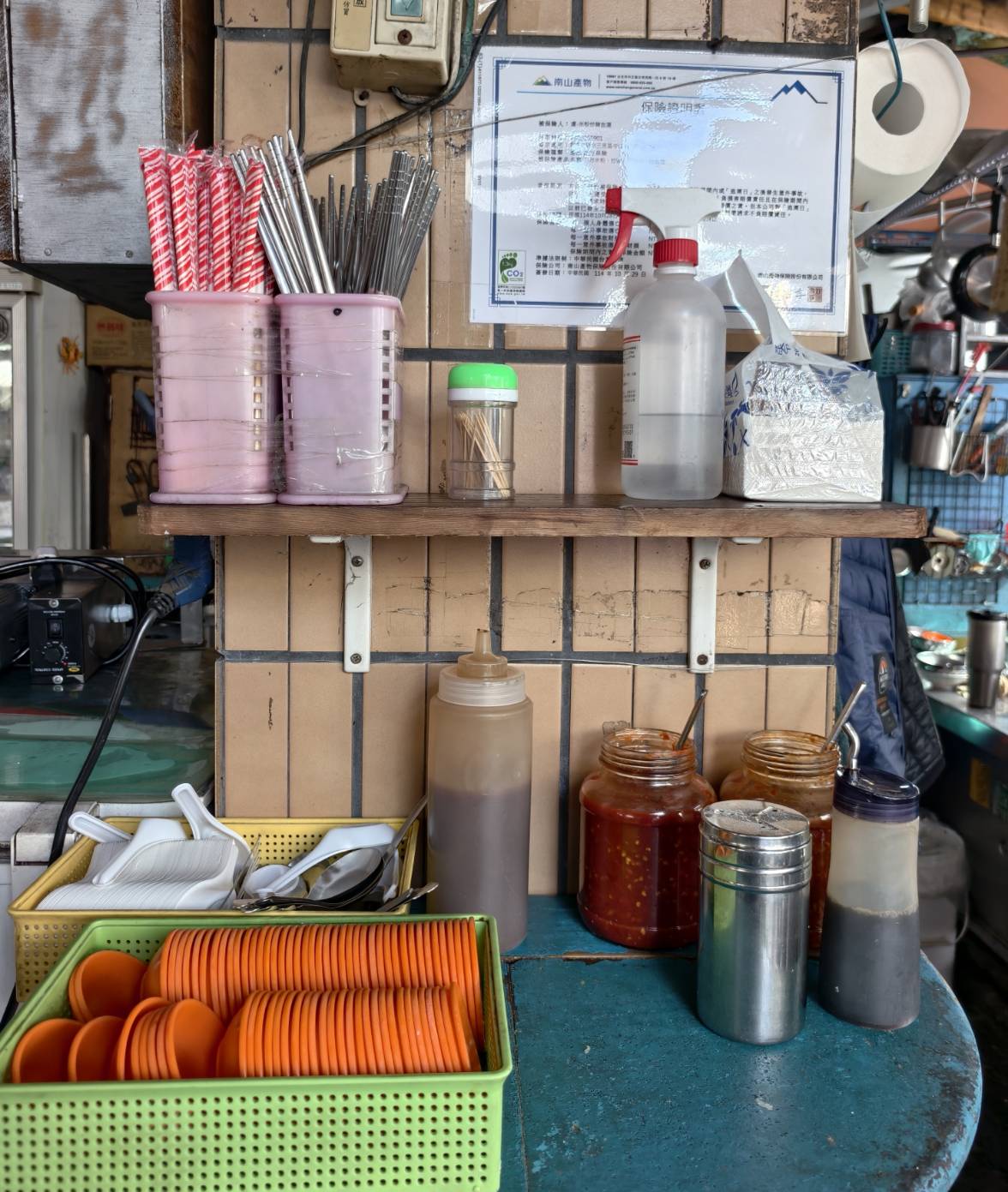 高雄中都美食,吳記廣式燒臘,中都炒米粉麵,好味全麥春捲,在地小吃