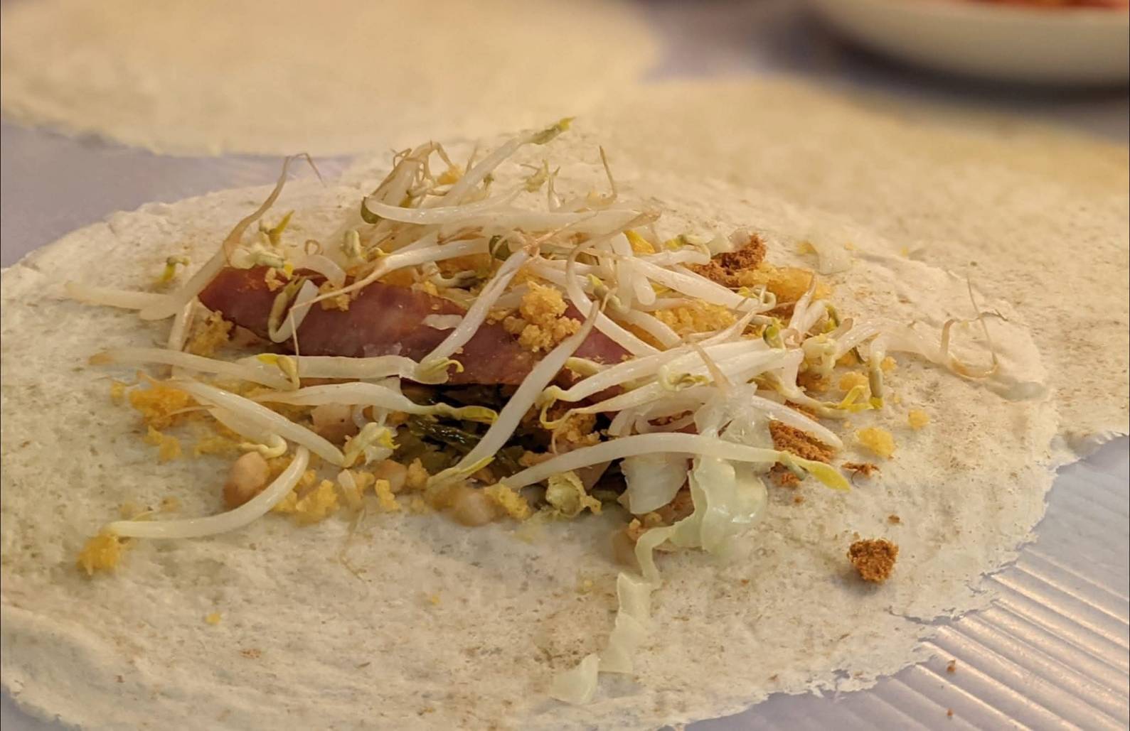 高雄中都美食,吳記廣式燒臘,中都炒米粉麵,好味全麥春捲,在地小吃