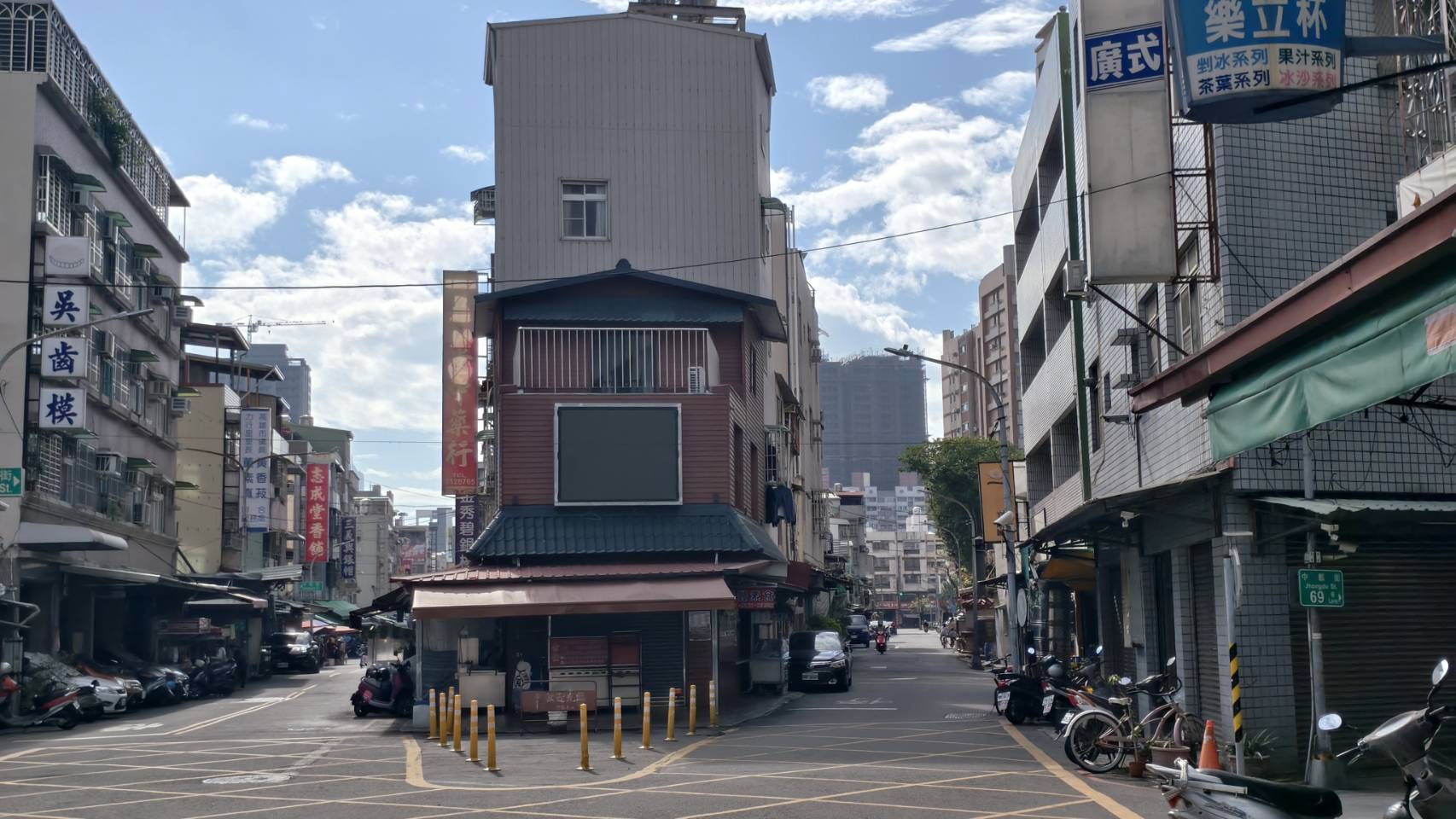 高雄中都美食,吳記廣式燒臘,中都炒米粉麵,好味全麥春捲,在地小吃