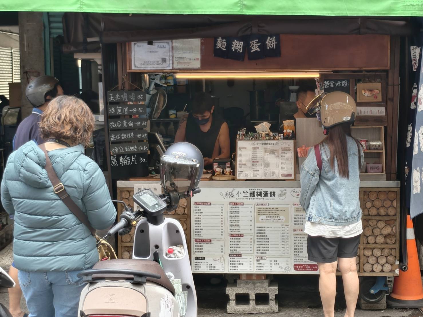 高雄中都美食,吳記廣式燒臘,中都炒米粉麵,好味全麥春捲,在地小吃