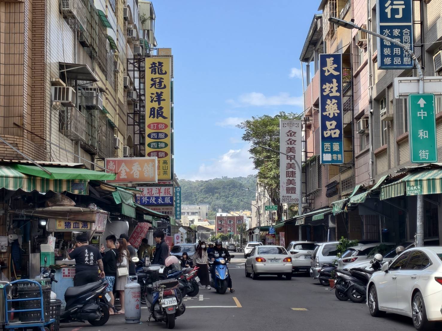 高雄中都美食,吳記廣式燒臘,中都炒米粉麵,好味全麥春捲,在地小吃