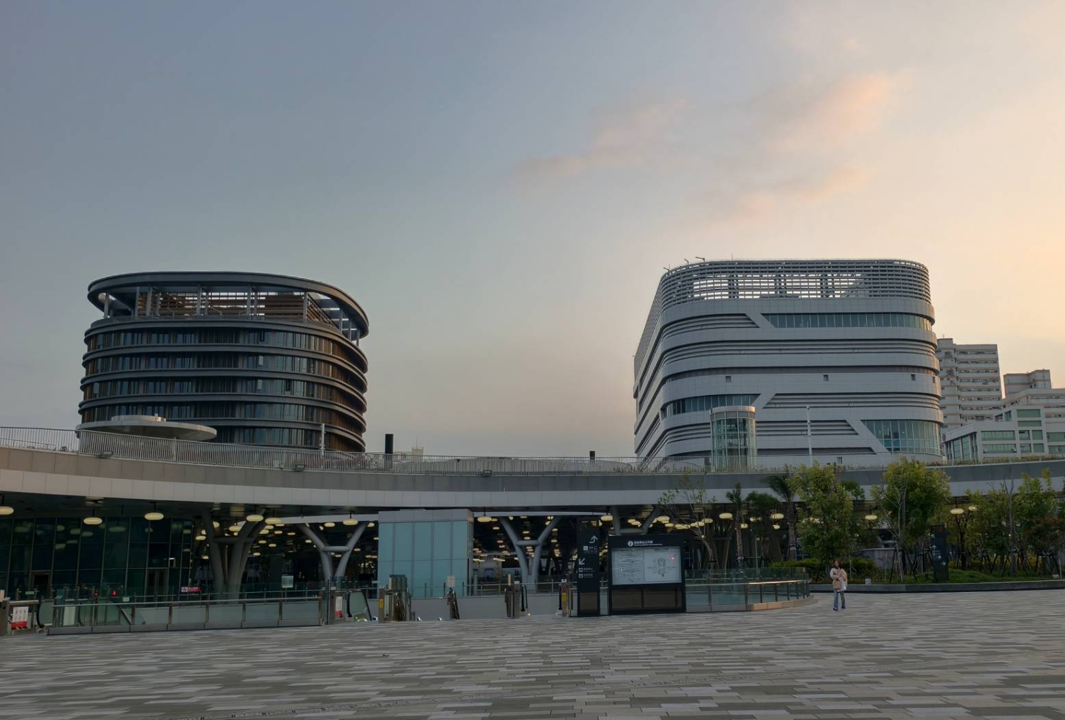 粵湘園便當位在高雄九如四路,建議先點三寶飯,三民區美食