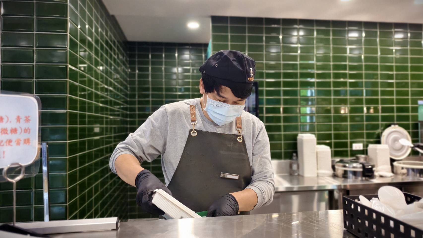 粵湘園便當位在高雄九如四路,建議先點三寶飯,三民區美食