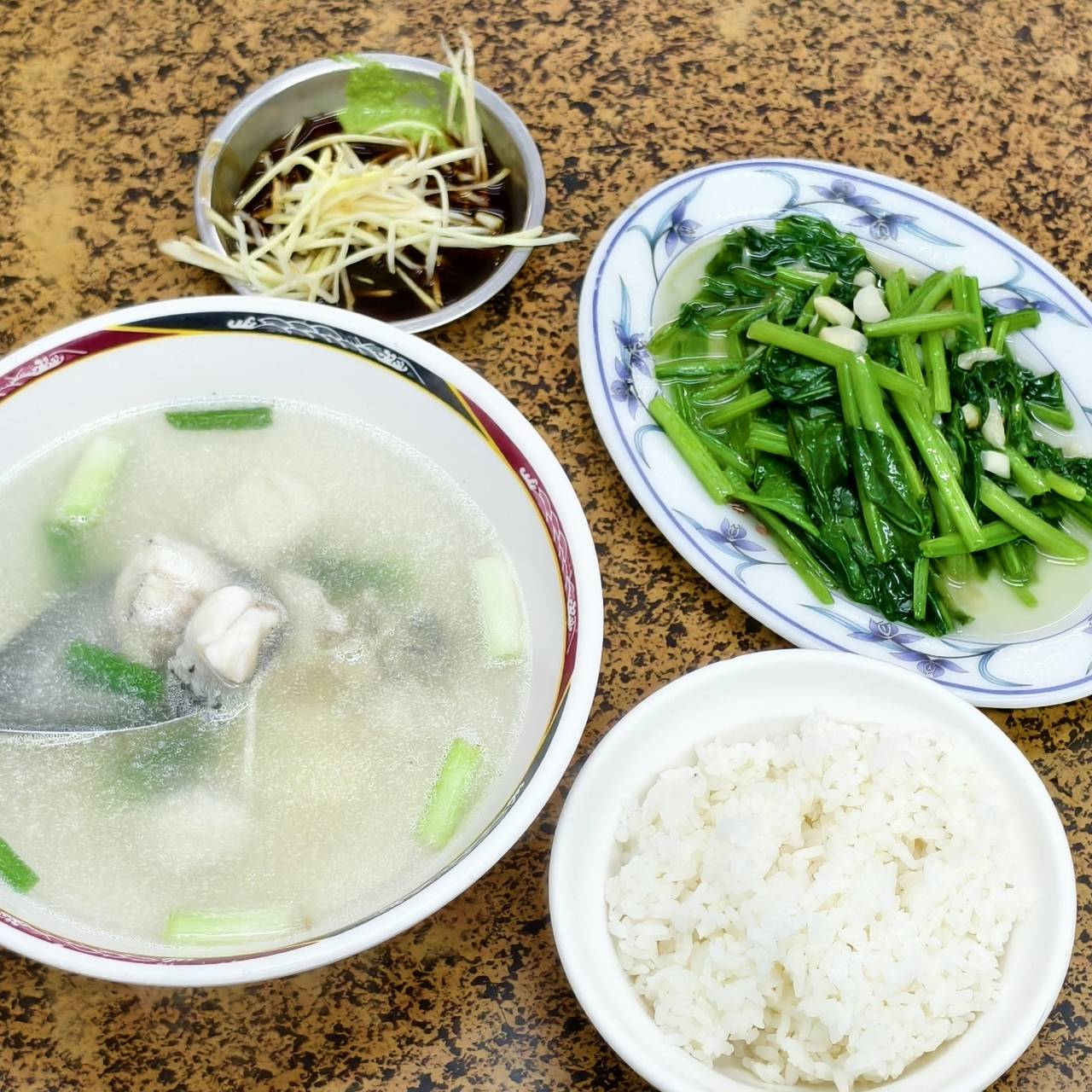 屏東觀光夜市的丸記肉燥飯與阿明師虱目魚粥海產粥, 屏東美食推薦名單