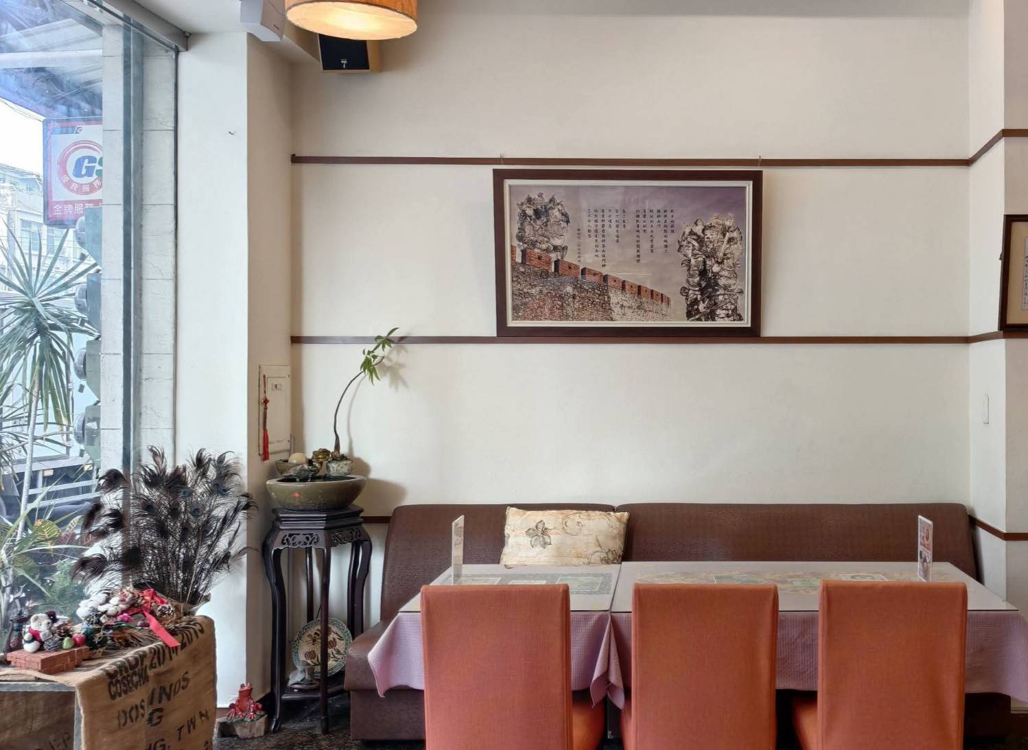 繫前緣,推薦菱角火鍋,是蓮池潭附近的聚餐聊天的好選擇,左營美食