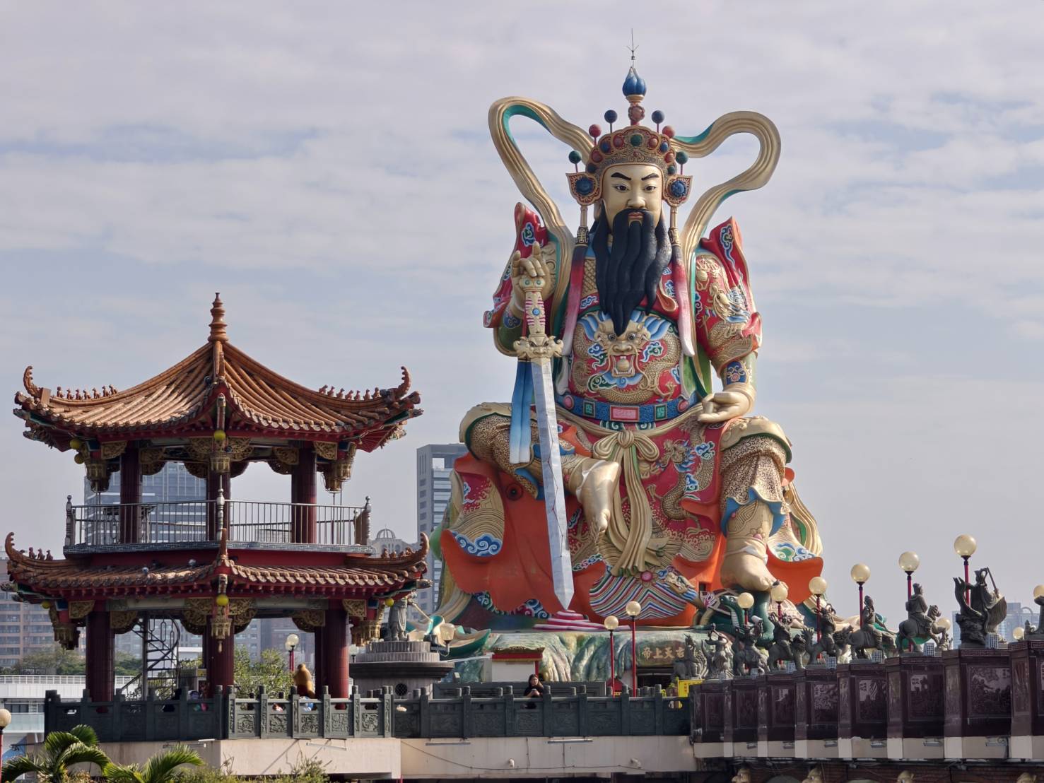 繫前緣,推薦菱角火鍋,是蓮池潭附近的聚餐聊天的好選擇,左營美食