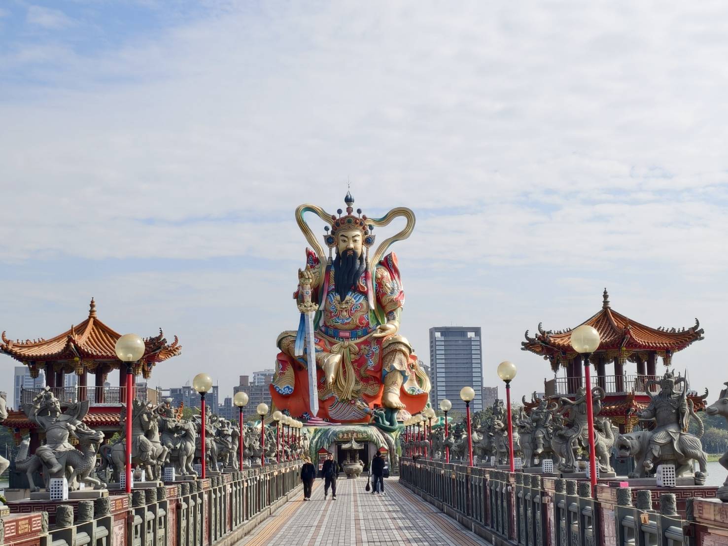 繫前緣,推薦菱角火鍋,是蓮池潭附近的聚餐聊天的好選擇,左營美食