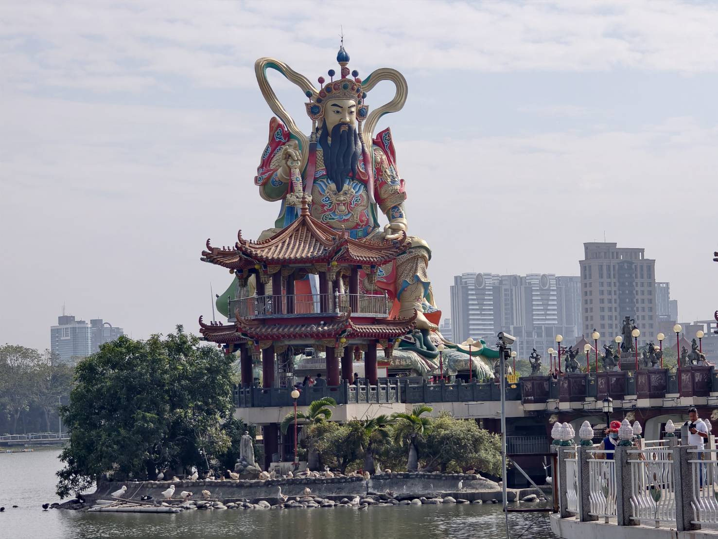 繫前緣,推薦菱角火鍋,是蓮池潭附近的聚餐聊天的好選擇,左營美食