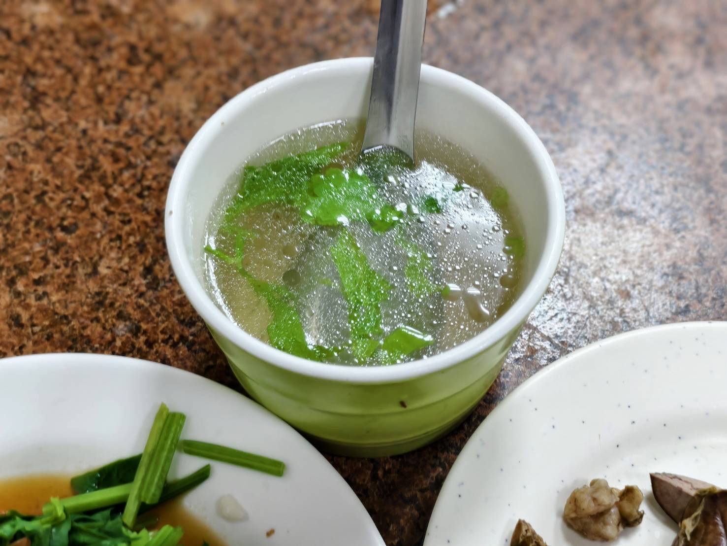 推薦高雄國民市場旁的忠孝陽春麵與福海咖啡,飯後喝咖啡好選擇 - 第11張圖 推薦高雄國民市場旁的忠孝陽春麵與福海咖啡,飯後喝咖啡好選擇