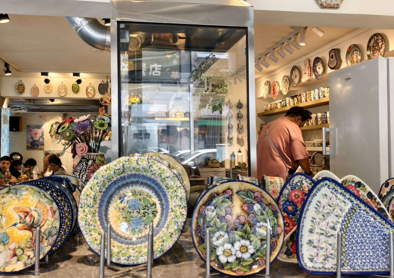 小跟班咖啡早午餐苓雅區的寵物友善店,還有巨型貴賓店狗 - 第9張圖 小跟班咖啡早午餐苓雅區的寵物友善店,還有巨型貴賓店狗