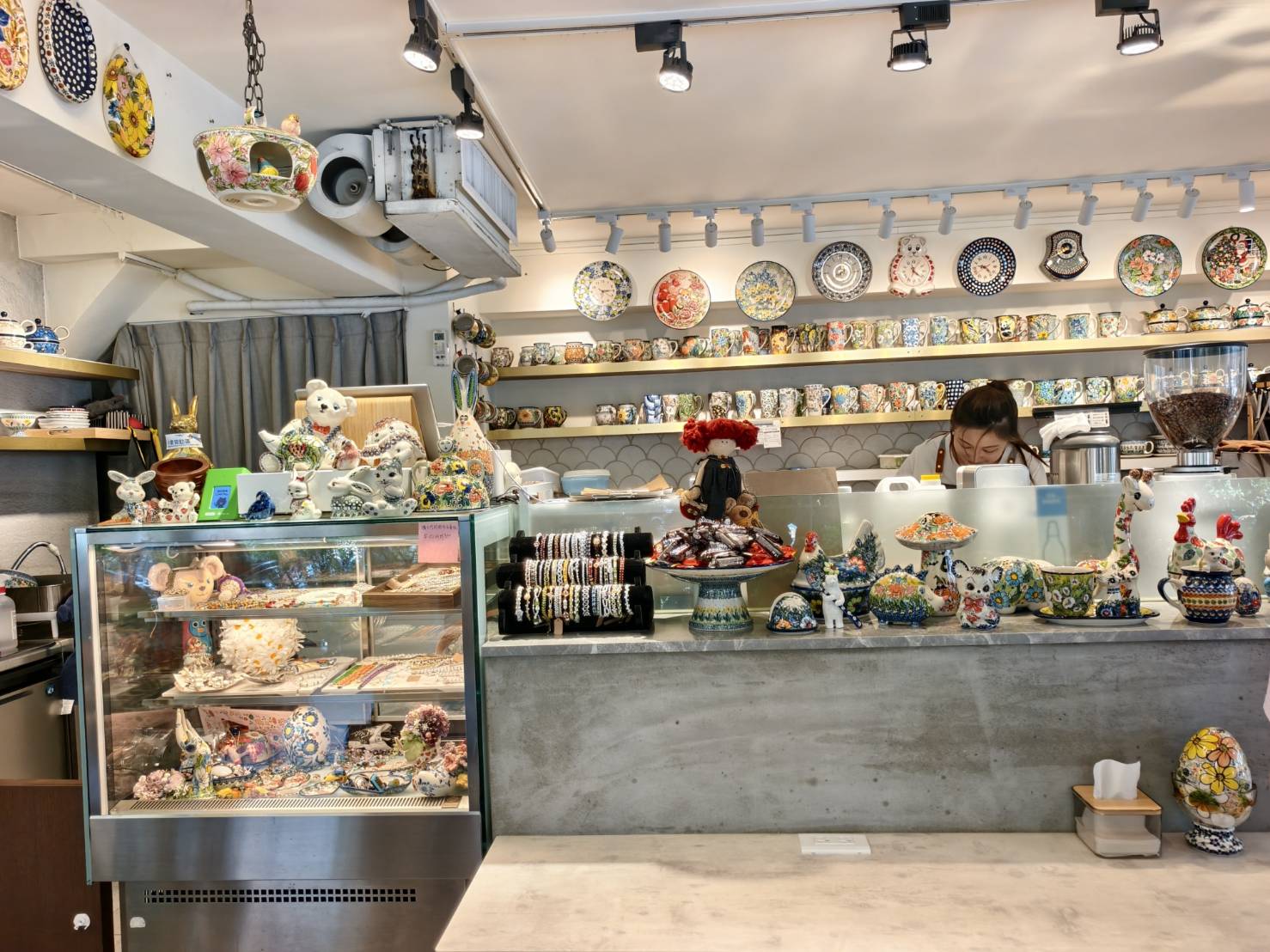 小跟班咖啡早午餐苓雅區的寵物友善店,還有巨型貴賓店狗 - 第10張圖 小跟班咖啡早午餐苓雅區的寵物友善店,還有巨型貴賓店狗