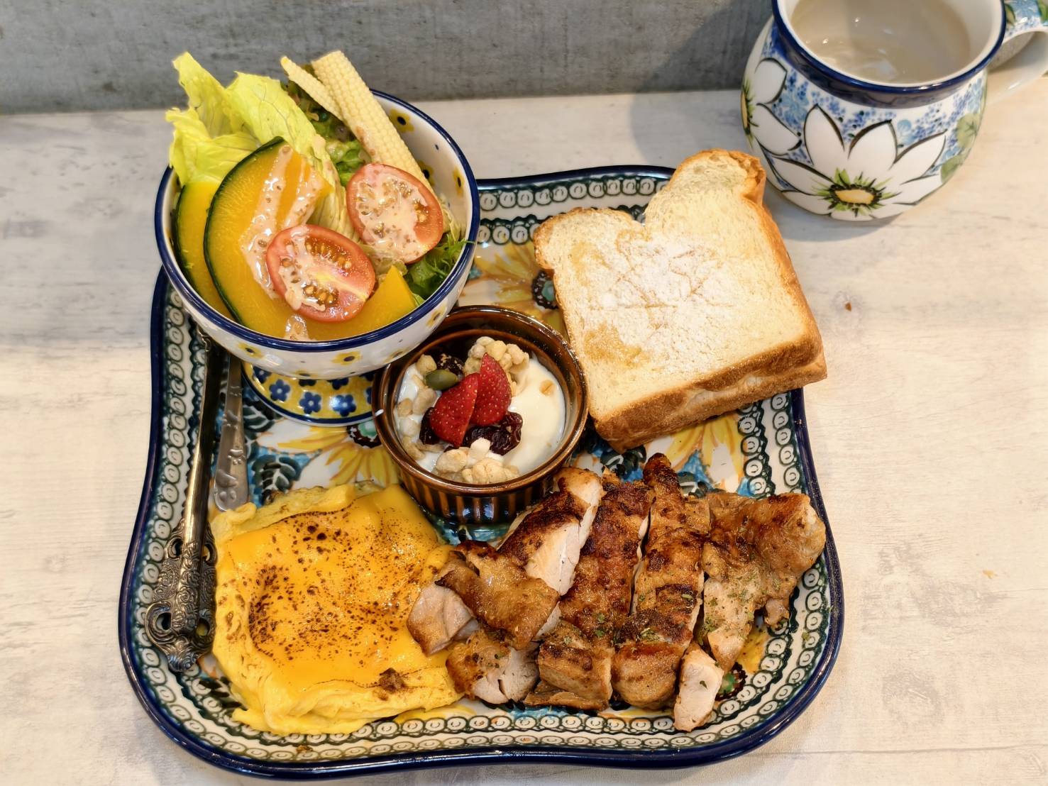 小跟班咖啡早午餐苓雅區的寵物友善店,還有巨型貴賓店狗 - 第22張圖 小跟班咖啡早午餐苓雅區的寵物友善店,還有巨型貴賓店狗