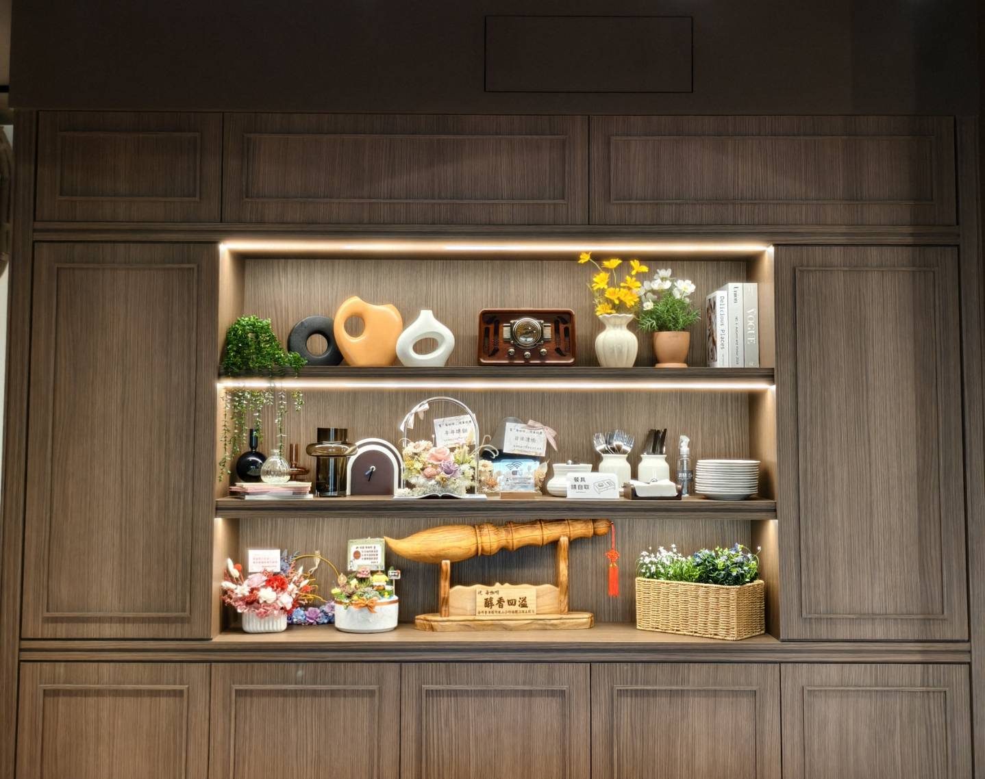 每咖啡,自強三路上寵物友善咖啡店,除了義式可頌,還有磅蛋糕與鹹派沙拉