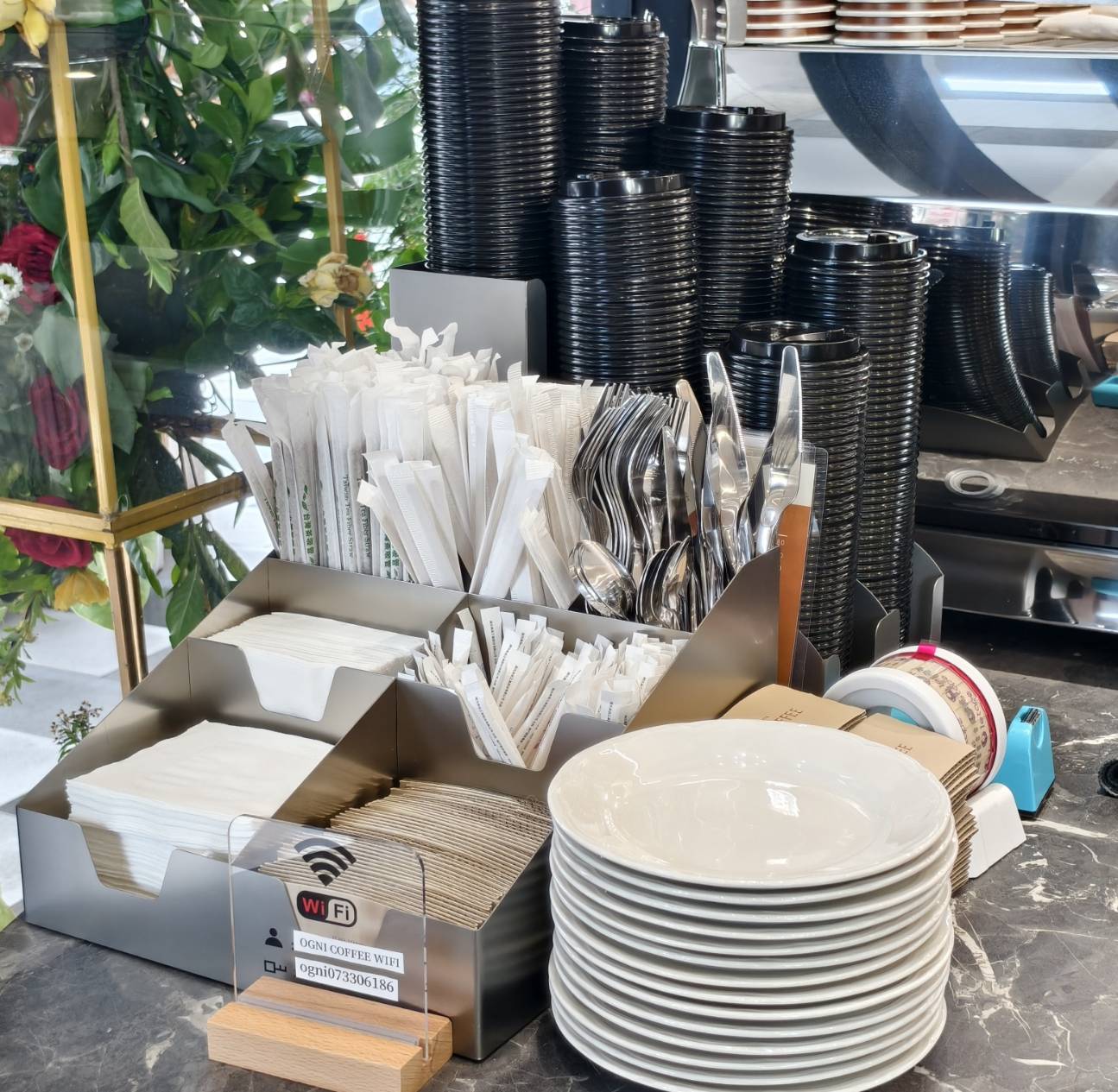 每咖啡,自強三路上寵物友善咖啡店,除了義式可頌,還有磅蛋糕與鹹派沙拉