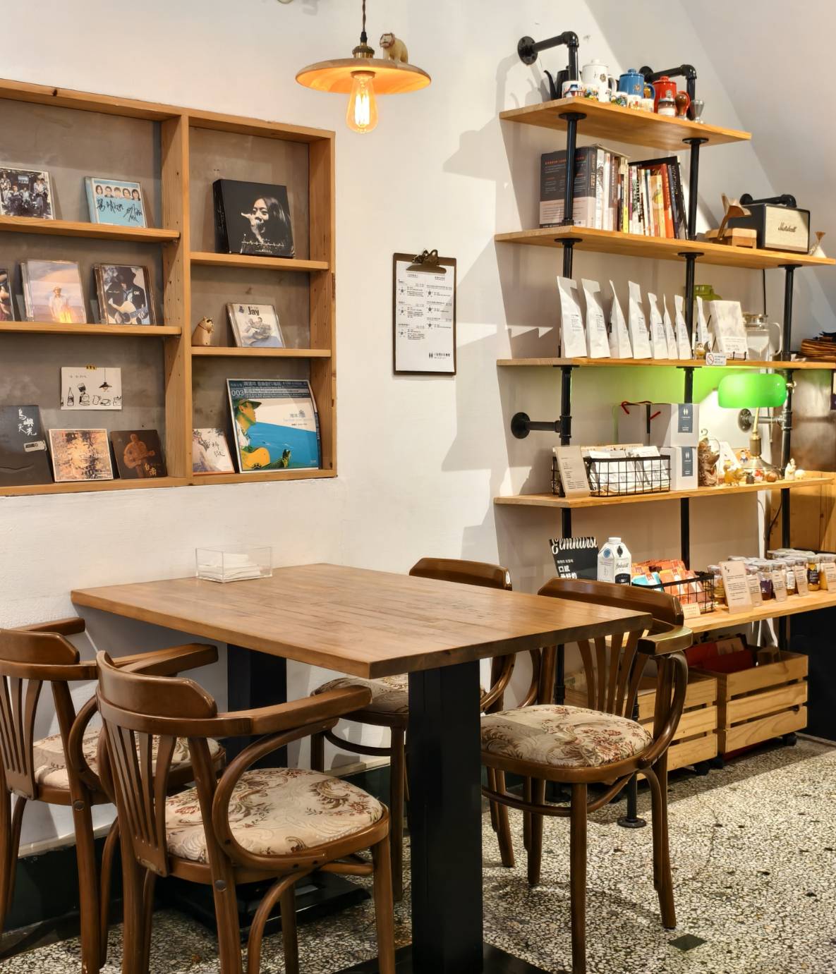 小巷裡的拾壹號-自家烘焙咖啡店,台南中西區寵物友善咖啡店 - 第11張圖 小巷裡的拾壹號-自家烘焙咖啡店,台南中西區寵物友善咖啡店