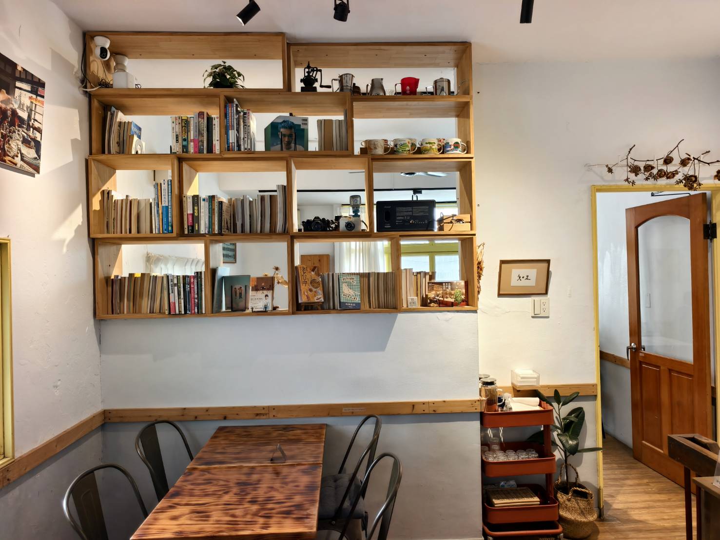 小巷裡的拾壹號-自家烘焙咖啡店,台南中西區寵物友善咖啡店 - 第14張圖 小巷裡的拾壹號-自家烘焙咖啡店,台南中西區寵物友善咖啡店