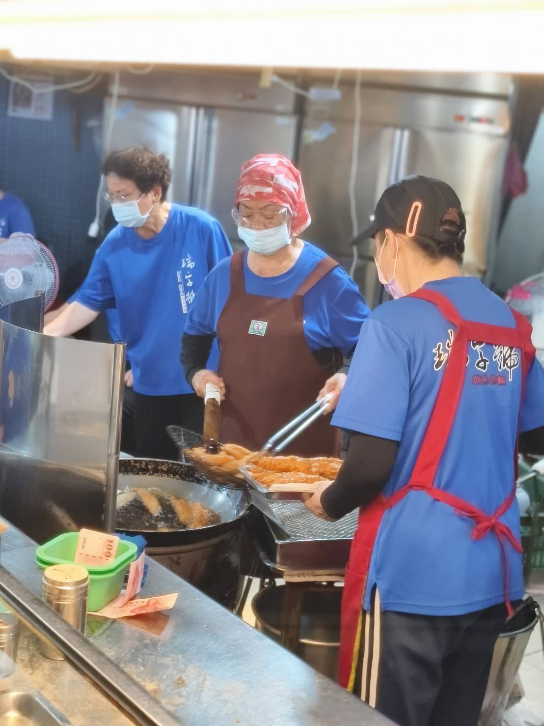 東港一日遊,推薦新東津鮪魚飯湯,葉家肉粿,瑞字號旗魚黑輪 - 第50張圖 東港一日遊,推薦新東津鮪魚飯湯,葉家肉粿,瑞字號旗魚黑輪