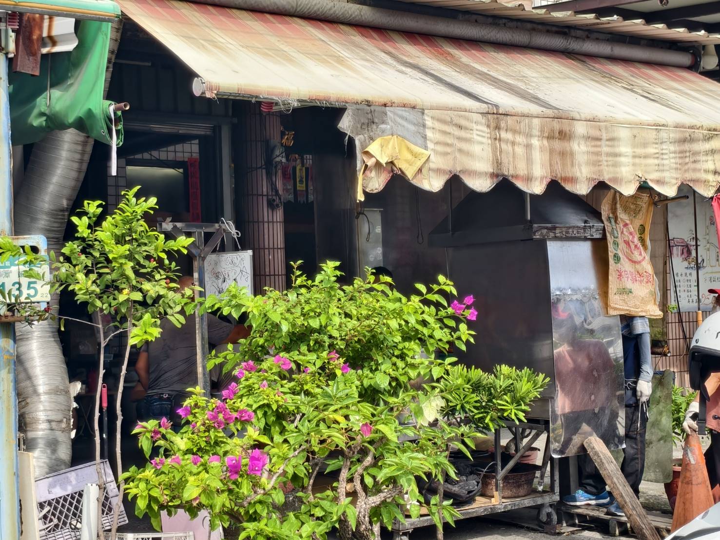 龔記香酥臭豆腐,中芸煎餃,潭頭關東煮與香腸攤,高雄林園平價美食小吃