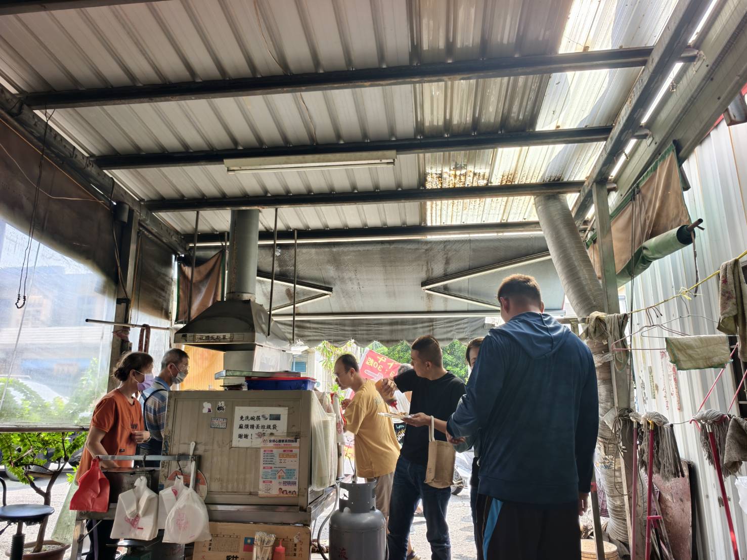 龔記香酥臭豆腐,中芸煎餃,潭頭關東煮與香腸攤,高雄林園平價美食小吃