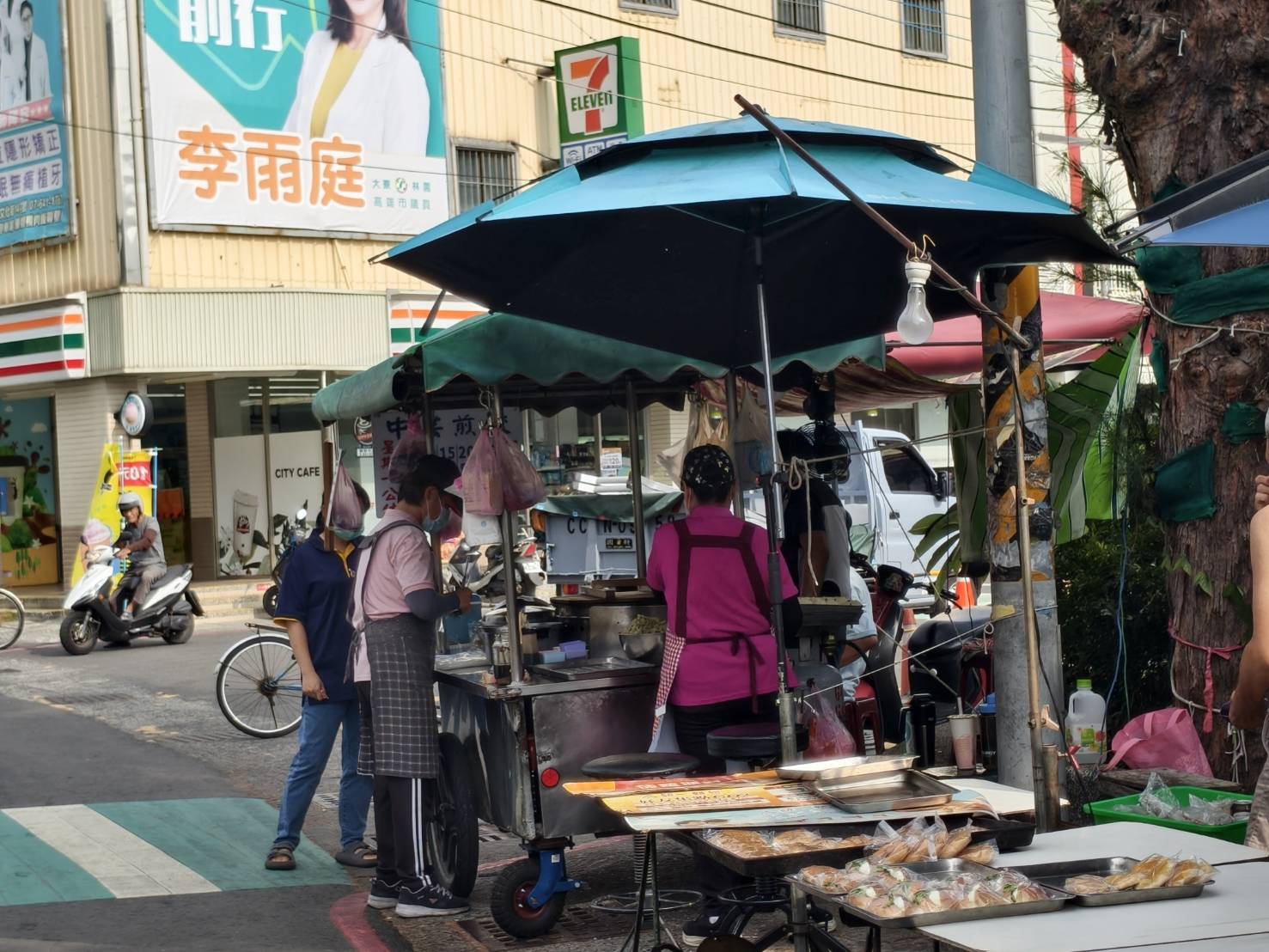 龔記香酥臭豆腐,中芸煎餃,潭頭關東煮與香腸攤,高雄林園平價美食小吃
