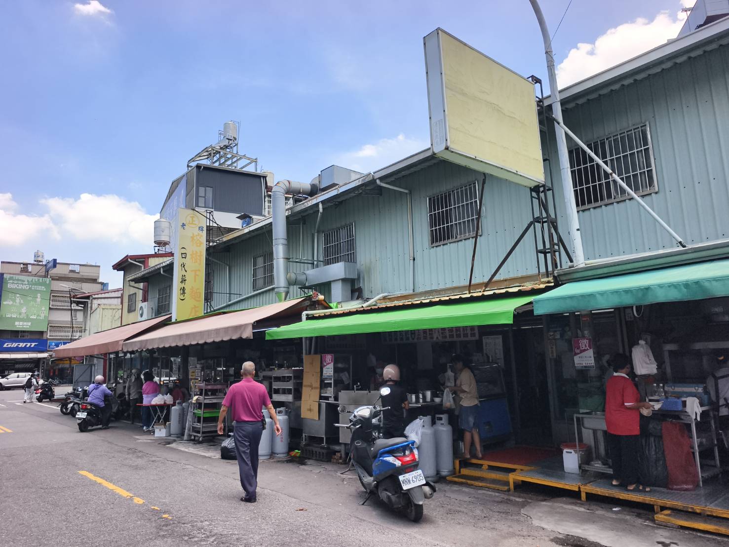 內埔老街的文魁麵店,在屏東轉運站搭8238內埔站下車,屏東美食小吃 - 第38張圖 內埔老街的文魁麵店,在屏東轉運站搭8238內埔站下車,屏東美食小吃