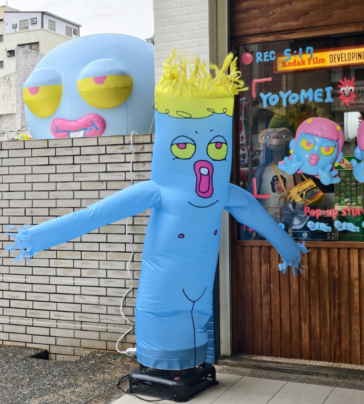 又又美FotoShop哈瑪星門市在高雄臨海二路,選物與呆坐聊天好選擇