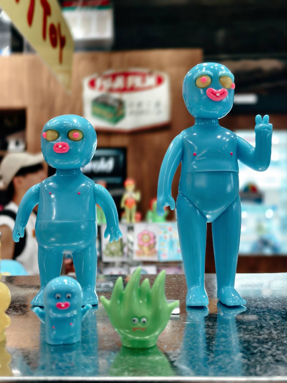 又又美FotoShop哈瑪星門市在高雄臨海二路,選物與呆坐聊天好選擇